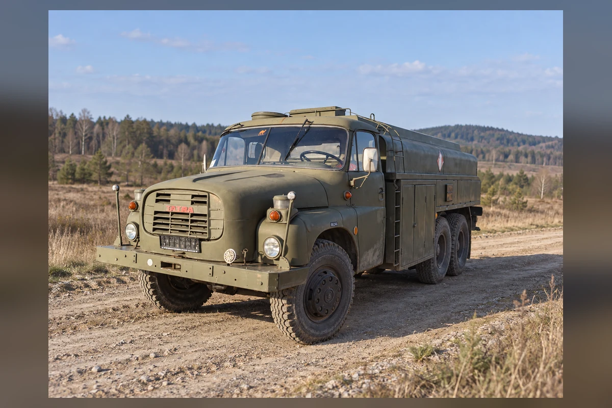 Tatra 148 PHM – fotografie 1